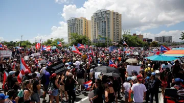 San Juan zaplavily stovky tisíc demonstrantů