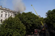 Hasiči dostali pod kontrolu požár londýnského paláce Somerset House