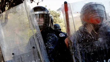 Kosovská policie zasahuje proti demonstrantům