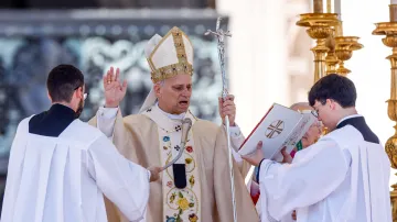 Papež Lev XIV. při velikonoční mši na Svatopetrském náměstí