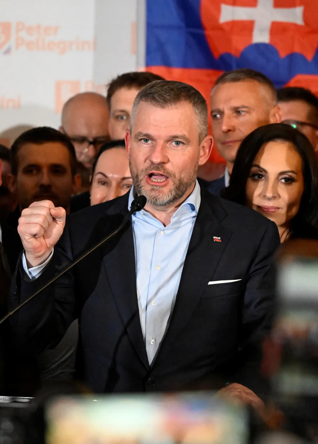 Peter Pellegrini hovoří ve svém volebním štábu v den vyhlášení výsledků prezidentských voleb v Bratislavě