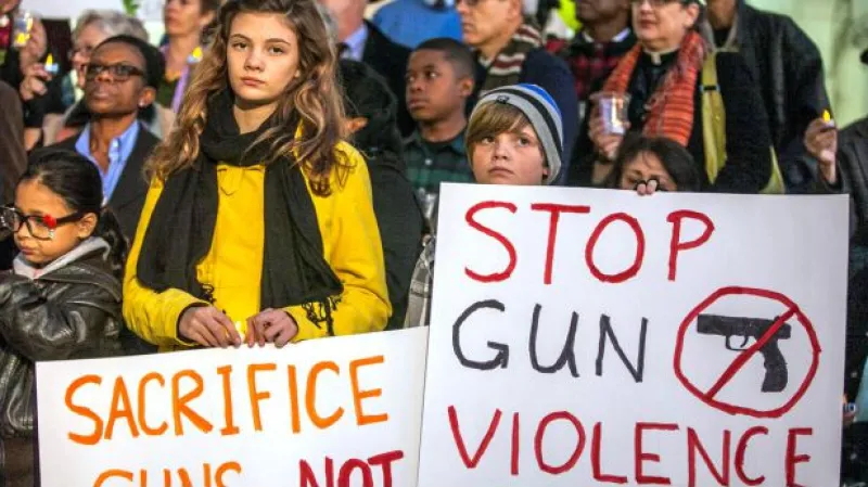 Obama chce změnu pravidel držení zbraní