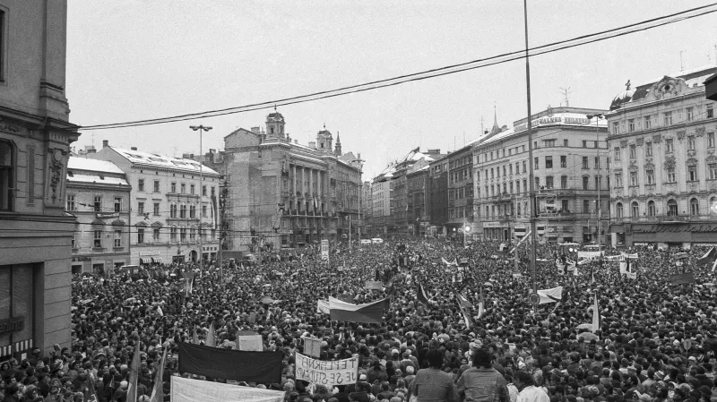 Sametová revoluce očima fotografů v Brně