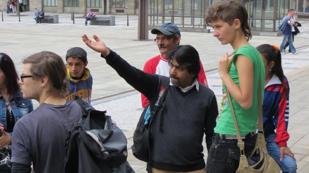 Kumar Vishwanathan s obyvateli Přednádraží