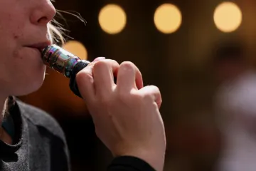 U elektronických cigaret se zpřísní pravidla prodeje a označování