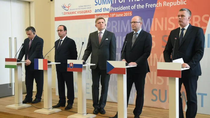 Bratislavská schůzka V4 s prezidentem Francoisem Hollandem
