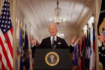 V červenci už budeme slavit spolu, slíbil Biden. Od května se mají očkovat všichni dospělí