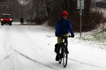 V Čechách se od nedělního večera do pondělního rána může tvořit náledí