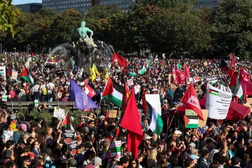 Desetitisíce lidí vyjádřily v Berlíně podporu Palestincům