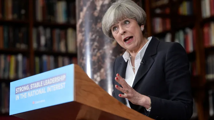 Britská premiérka Theresa Mayová během předvolební kampaně v Londýně