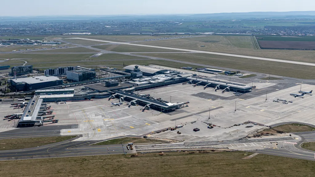 Smartwings byly už loni zasaženy nuceným celosvětovým uzemněním strojů Boeing 737 Max. Mají sedm těchto letadel. V současné době se podílejí na převozu zdravotnického materiálu z Číny.