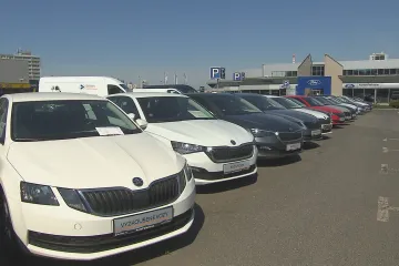 Autobazary zažívají rekordní poptávku po vozech. Nabídka však vázne