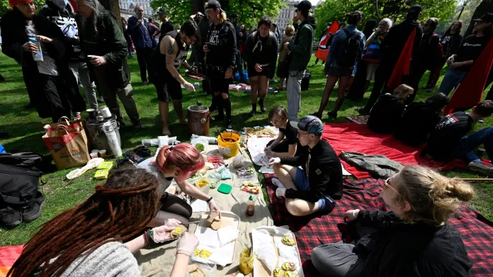 Piknik anarchistů na Střeleckém ostrově