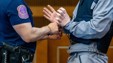 Líčení s mladistvým u Krajského soudu v Hradci Králové (24. října 2025)