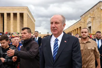 Jeden z kandidátů na tureckého prezidenta odstoupil z voleb