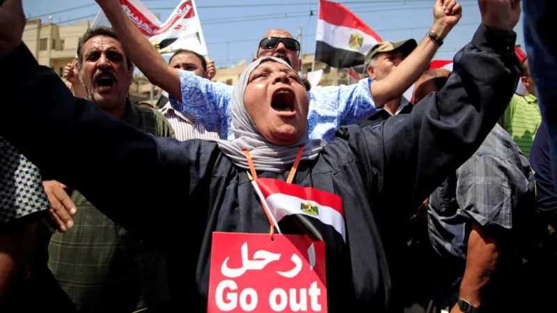 Demonstrace na náměstí Tahrír