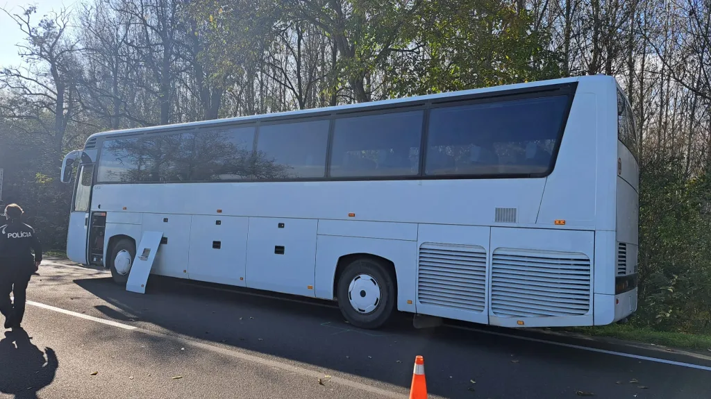 Nehoda autobusu s českými turisty na jihu Slovenska