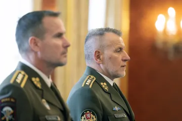 Řehka na Vítkově oficiálně předal funkci šéfa armády Hlaváčovi