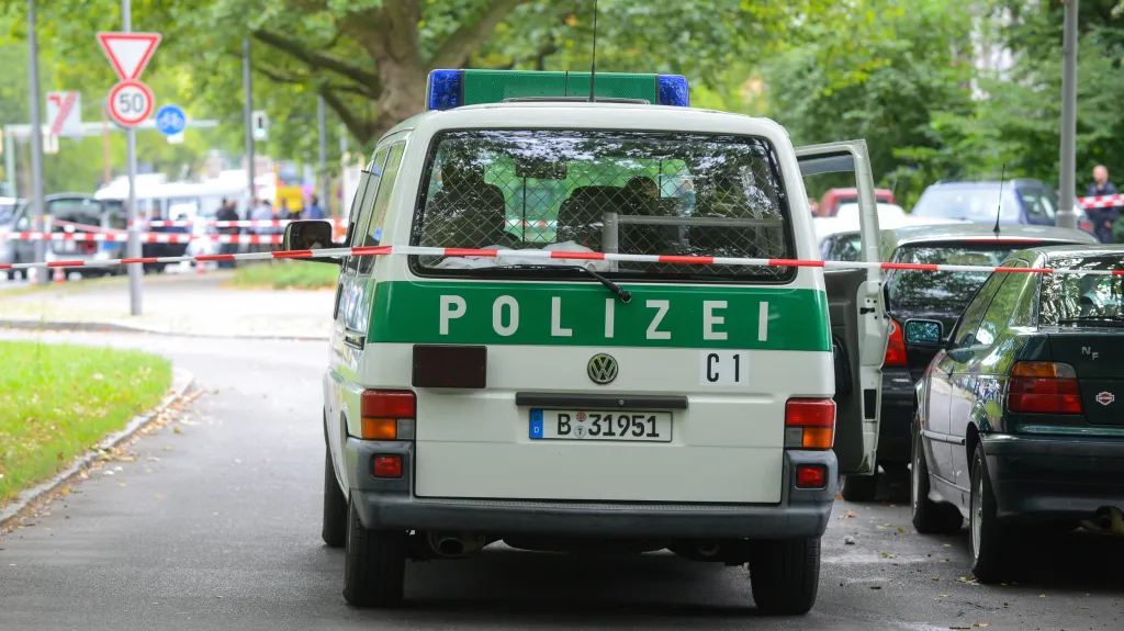 Místo, kde islámský radikál pobodal berlínskou policistku