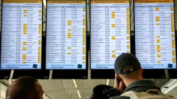 Letiště Schiphol zrušilo stovky letů