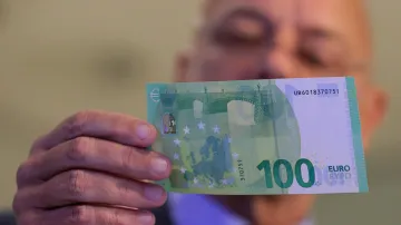 Nové bankovky v hodnotě 100 a 200 eur