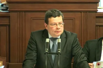 Vondra ztratil důvěru koalice, o jeho osudu rozhodne ODS