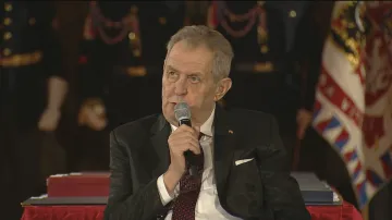 Prezident Miloš Zeman při udílení státních vyznamenání