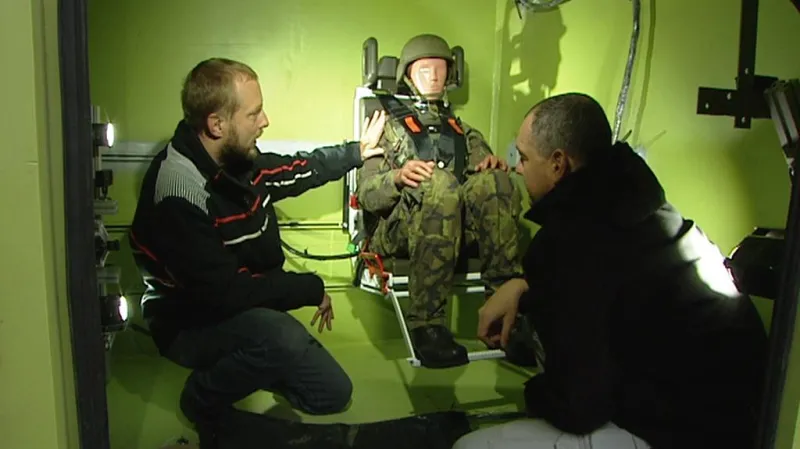 Protiminové sedačky české výroby