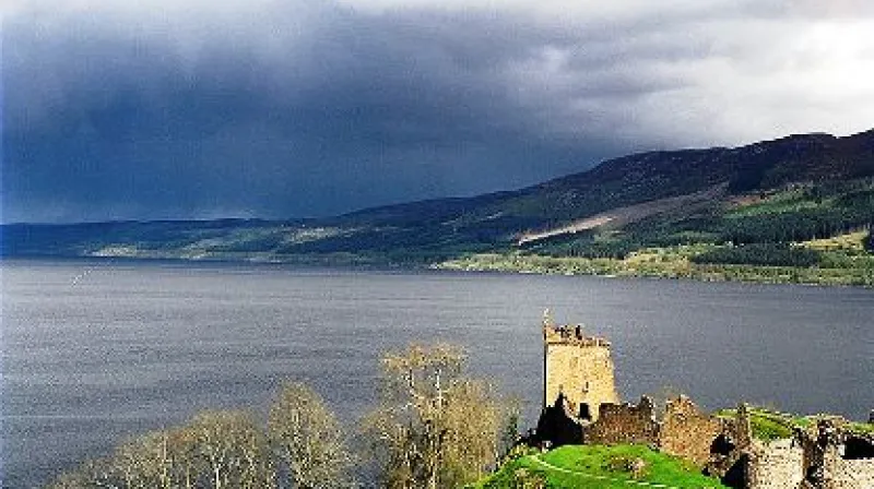 Jezero Loch Ness