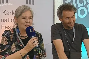 Beseda: Režiséři Helena Třeštíková a Jakub Hejna představují dokument Forman vs. Forman