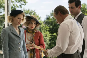 Trailer: Oddělený, a přitom propojený je Skleněný pokoj i jeho hrdinky