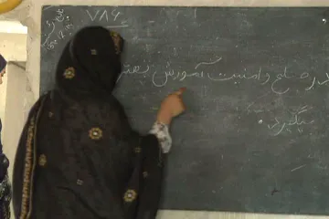 Čekání na návrat ke vzdělání. Školy v Afghánistánu jsou pro starší dívky zatím uzavřeny