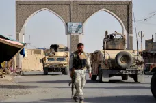 Afghánská armáda dál bojuje s Talibanem o Ghazní. Zemřelo už přes 300 lidí