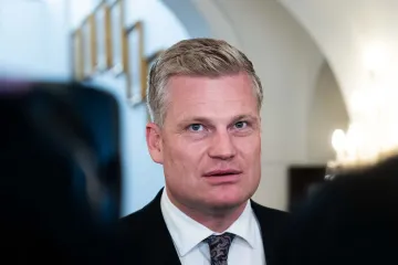 Poslanec Turek měl v Praze nehodu, srazil se se sanitkou, píší média
