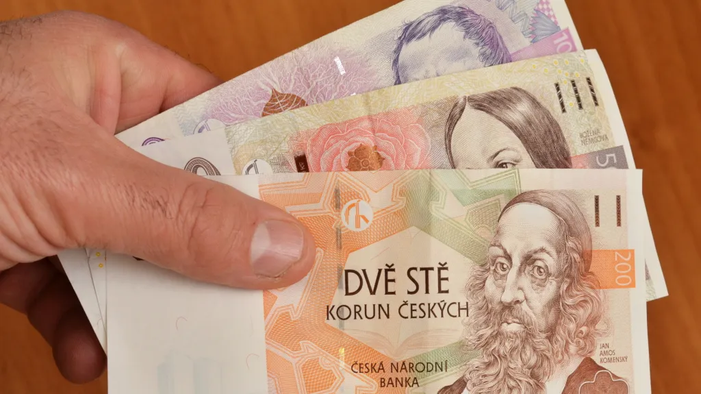 Za zprostředkování půjček lidé zaplatili po pár tisících celkem dvacet milionů