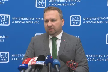 Životní a existenční minimum se od ledna zvýší, zvednou se i přídavky na děti, oznámil Jurečka