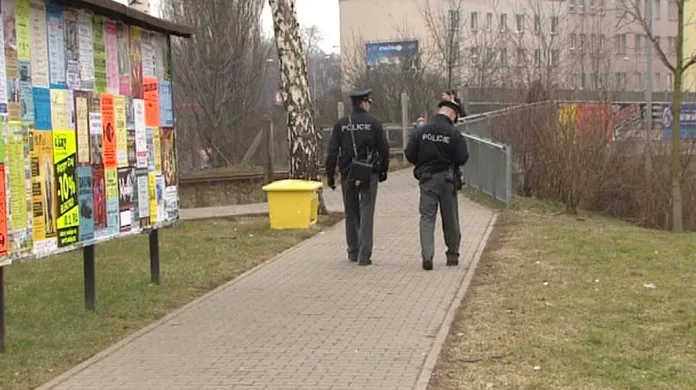 Více než 250 policistů by mělo odejít z pohraničních oblastí Královéhradeckého kraje.