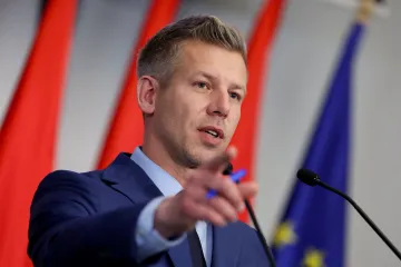Magyarův „Očistný oheň“ spaluje kořeny orbánismu. Budí ale i obavy