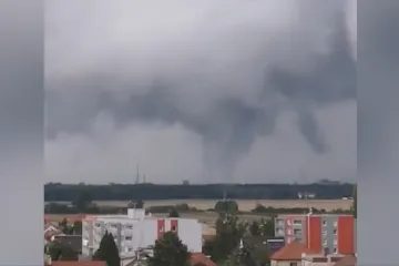 Že by byla v Česku tornáda častěji než dřív, nelze říct, ale více si jich všímáme, uvedl Adamovský z ČHMÚ