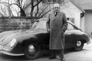 Vratislavice se k Porschemu nehlásí, cedule se jménem musí pryč