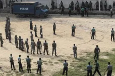 Dozvuky krvavé vzpoury pohraničníků v Bangladéši: 139 vojáků půjde na smrt