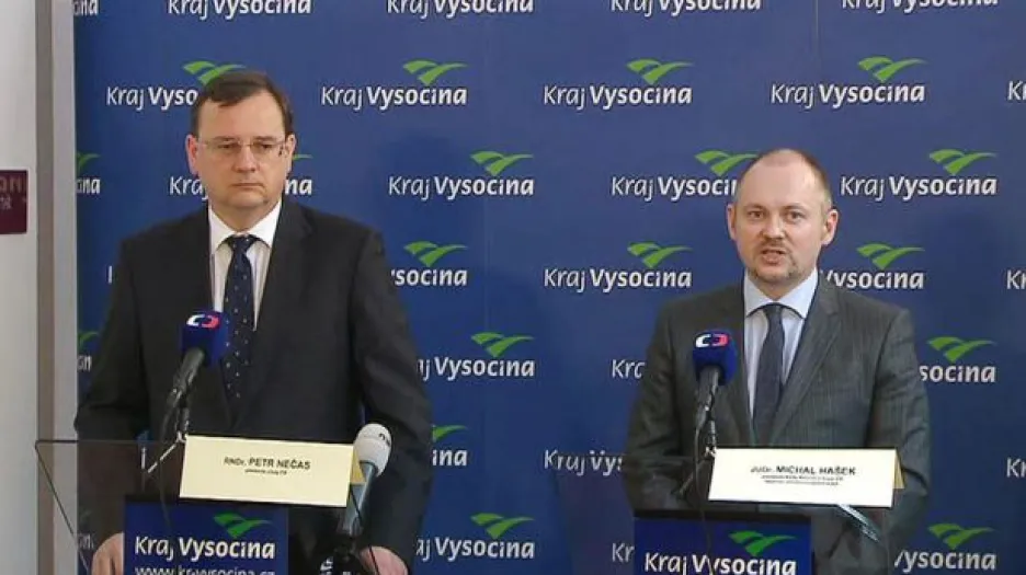 Brífink po jednání premiéra s hejtmany