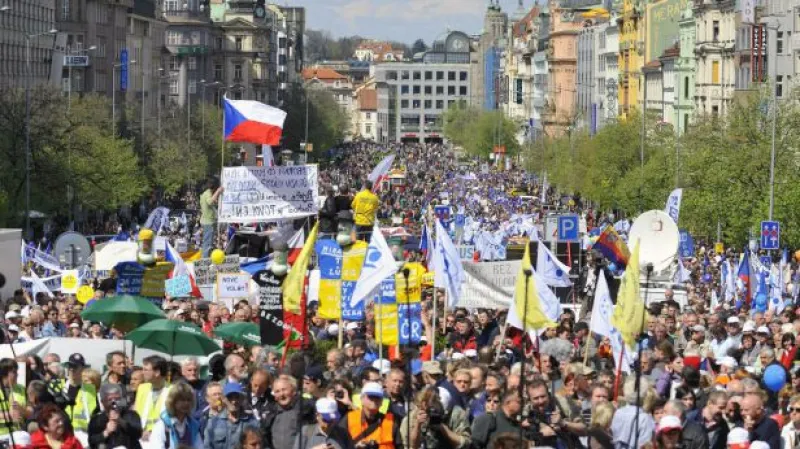 17. listopad ve znamení protivládních protestů