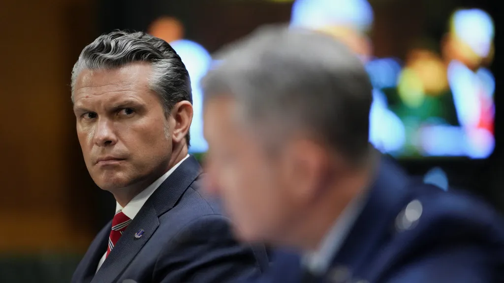 Americký ministr obrany Pete Hegseth