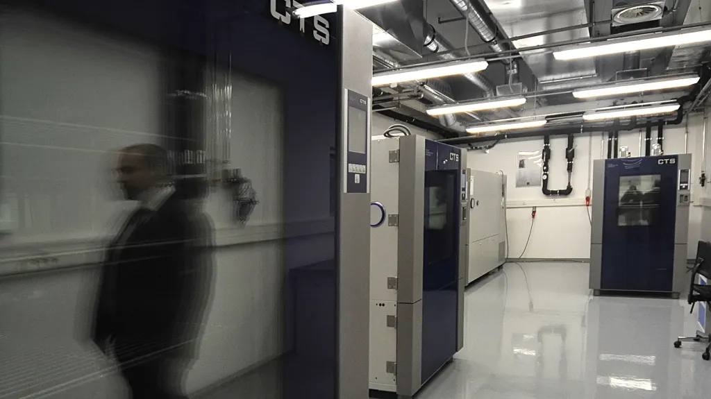 Podle Komárka mu zaměstnavatel dluží výplatu za čtyři roky