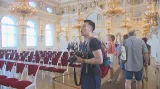 Návštěvníci ve Španělském sále