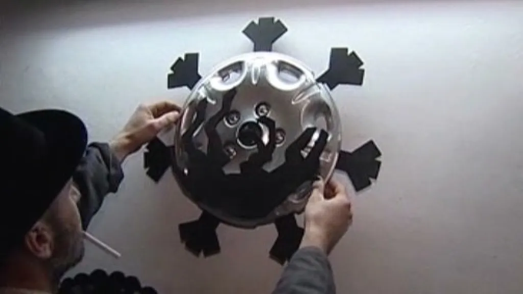 Příprava výstavy Fast Art (Keep Walking)