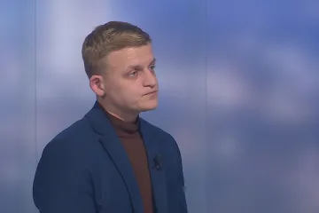 Rakety létají do center měst, v dáli duní děla. Válka je na Donbase na každém kroku, říká novinář Poleščuk