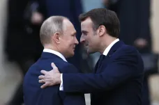 Macronova snaha o zlepšení vztahů s Ruskem zaškobrtla. Francie kvůli Navalnému odkládá návštěvu ministrů v Moskvě