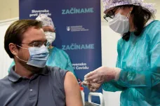 Slovensko bude očkovat jen schválenými vakcínami, rozhodl ministr zdravotnictví